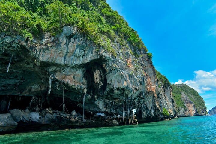 Krabi Speedboat: Phi Phi Island Hopping & Railay Sunset Day Trip photo 3
