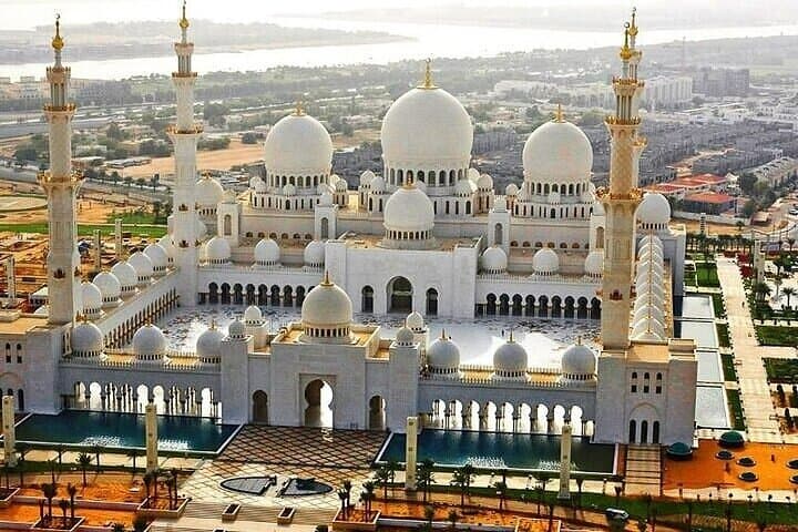 Abu Dhabi Private City Tour: Sheikh Zayed, Corniche & Cultural Highlights photo 2
