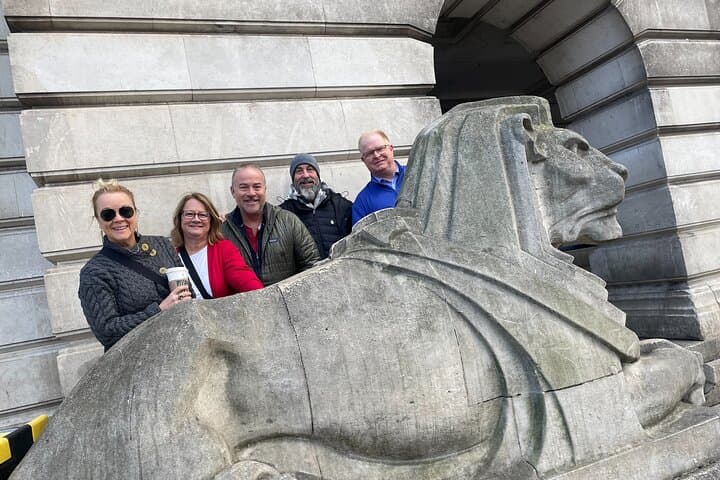 Nottingham City Centre Walking Tour: 90-Minute Historical & Cave Highlights photo 4