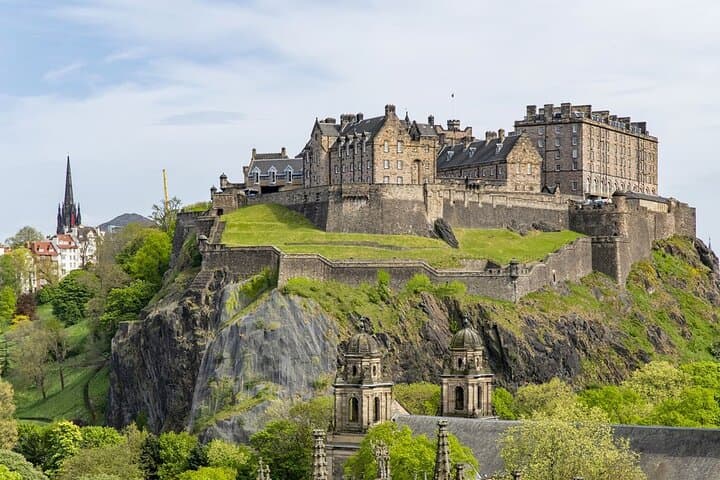 Discover Edinburgh’s Old Town: Guided Royal Mile Walking Tour