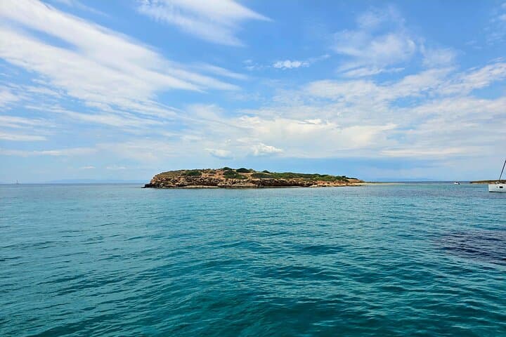 Athens Riviera Private Yacht Cruise with Meal, Open Bar & Beach Stops photo 4