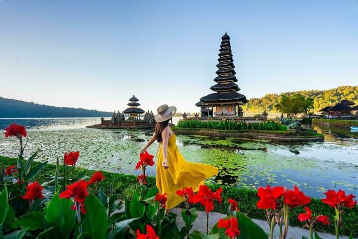 North Bali Scenic Rice Terrace Tour: Ulun Danu, Handara Gate & Banyumala Waterfall photo 1