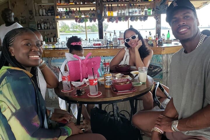 Beachside Bahamian Food Tour in Nassau: Conch, Lobster & Local Eats photo 3