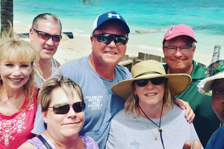 Beachside Bahamian Food Tour in Nassau: Conch, Lobster & Local Eats photo 4