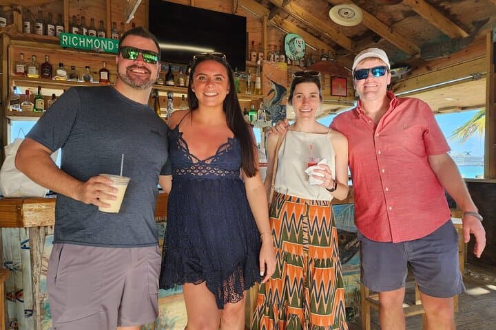 Beachside Bahamian Food Tour in Nassau: Conch, Lobster & Local Eats