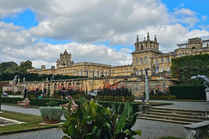 Roadside Majesty: Southampton to Heathrow Transfer with Blenheim Palace Stop photo 3