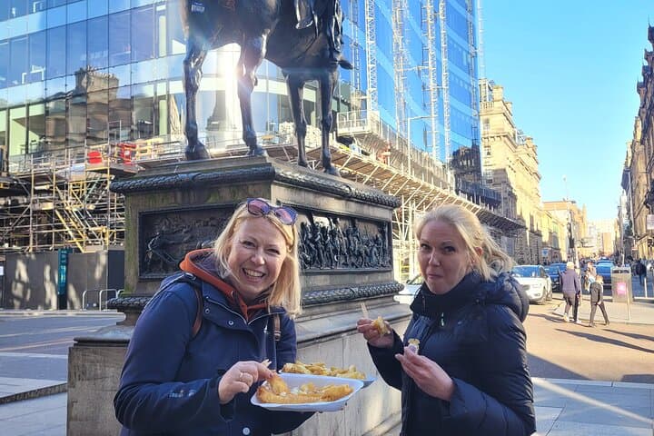 Glasgow After Dark: Evening City Walking Tour and Whisky Tasting photo 3