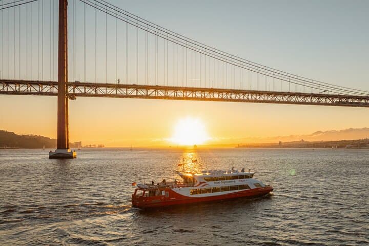 Sunset Cruise on the Tagus: Lisbon Golden Hour with Drink & Snack photo 5