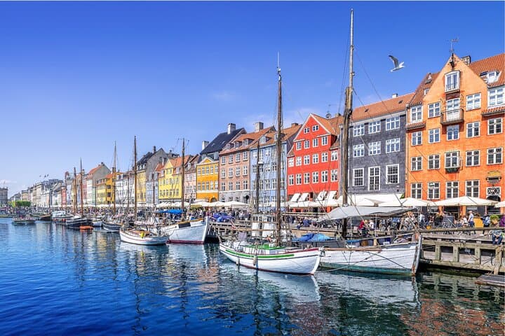 Kings & Vikings Private Guided Tour from Copenhagen — Kronborg, Frederiksborg & Roskilde photo 2