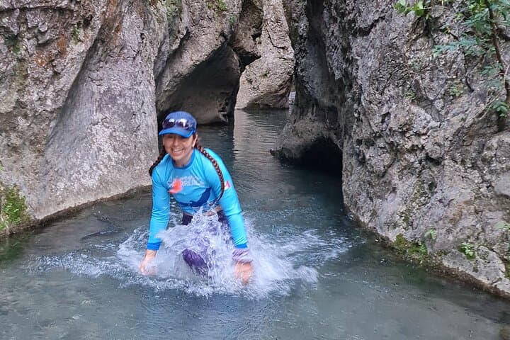 Water Hiking Cerro del Agujerado: Monterrey’s River-Cut Cave Traverse