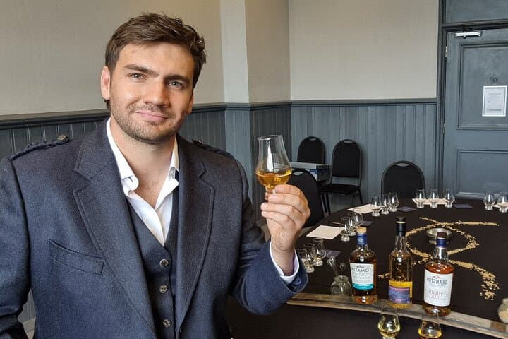Stirling Whisky Walking Tour & Tasting — Castle Views and Scotch Flight