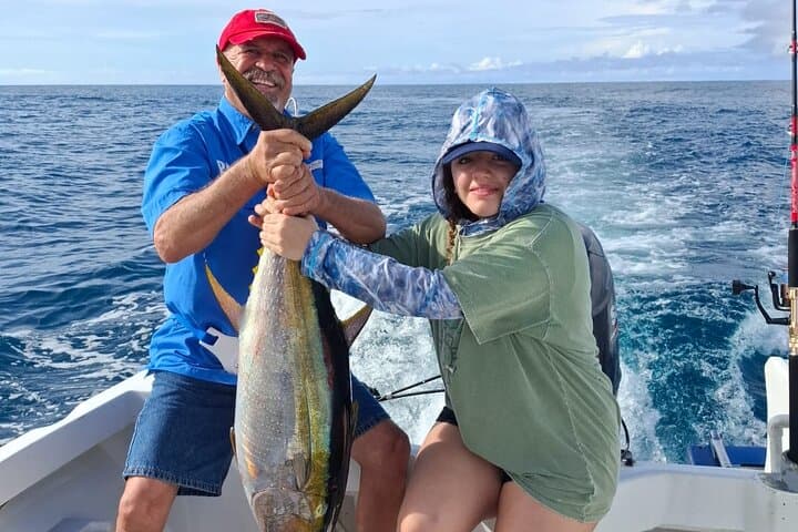 Golfo Dulce Fishing Tour: Dolphin Encounters & Tropical Catches from Puerto Jiménez