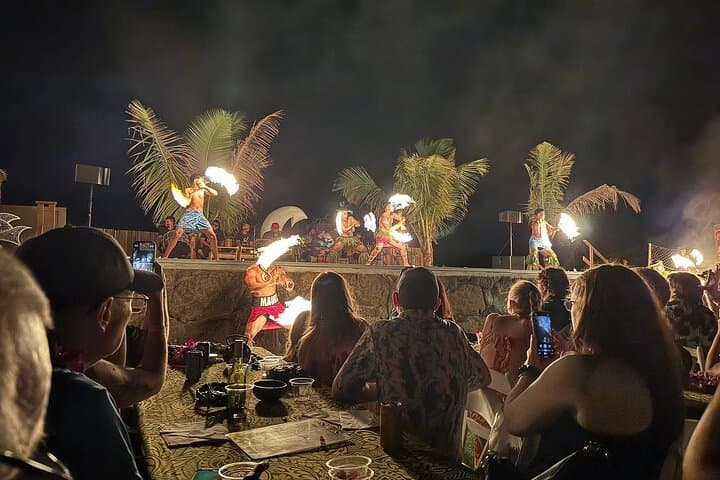 Hawaii Polynesian Luau: Island Feast, Hula & Fire Knife Show in Oahu photo 2