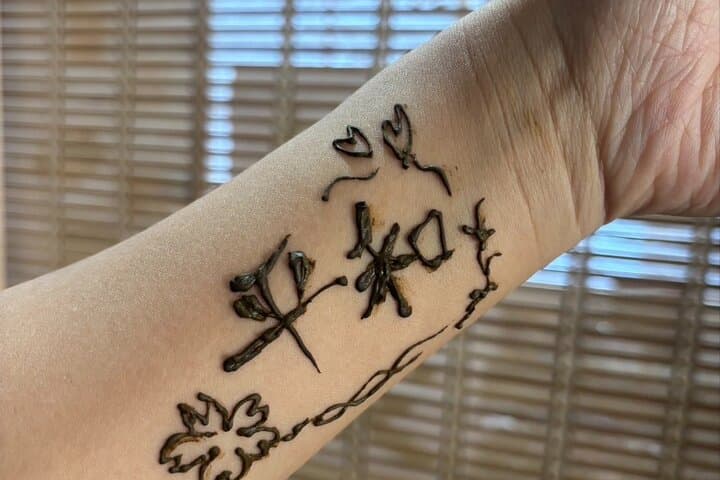 Japanese Kanji Henna Tattoo Experience in Tokyo — Custom Calligraphy Tattoos photo 5