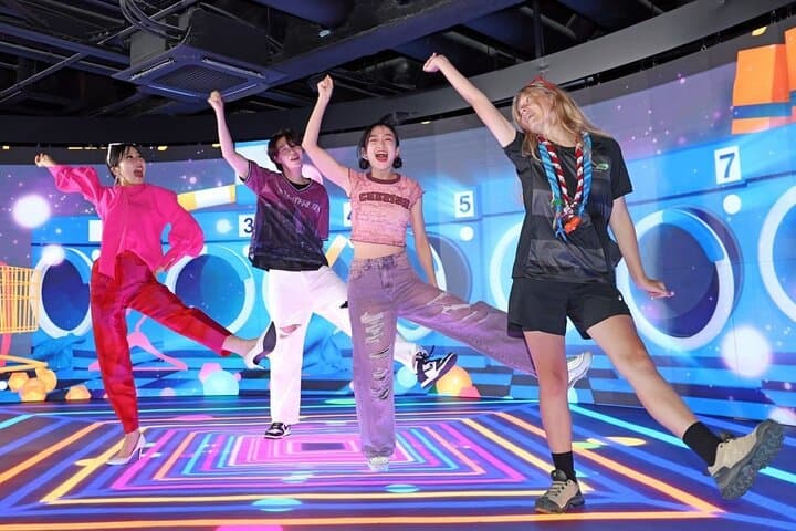 Seoul K-Pop Fan Tour: Film Idol-Style Content, Taste Gwangjang, and Try Traditional Healing