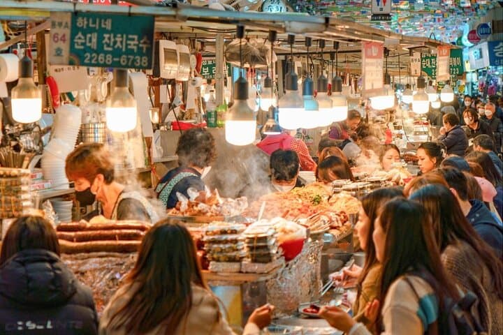 Seoul K-Pop Fan Tour: Film Idol-Style Content, Taste Gwangjang, and Try Traditional Healing photo 3