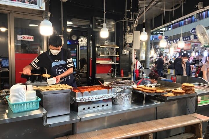 Highlights of Seoul: Full-Day Cultural Tour of Palaces, Markets & City Views photo 6