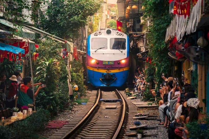 Private Hanoi Walking Tour: Explore Old Quarter & Iconic Train Street