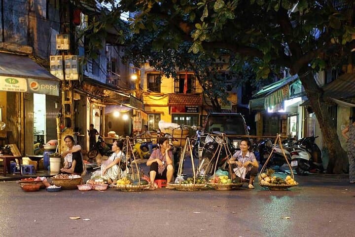 Private Hanoi Walking Tour: Explore Old Quarter & Iconic Train Street photo 4