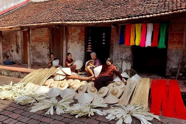 Hanoi Train Street & Quang Phu Cau Incense Village Private Half-Day Tour photo 3