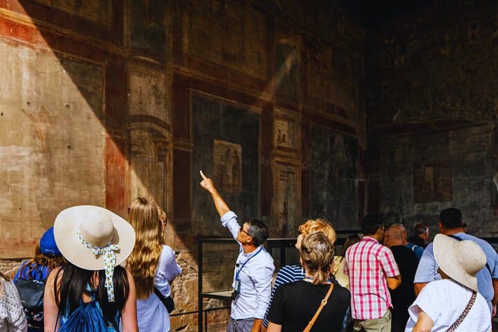 Private Archaeologist Tour of Pompeii Ruins — 2-Hour Guided Walk