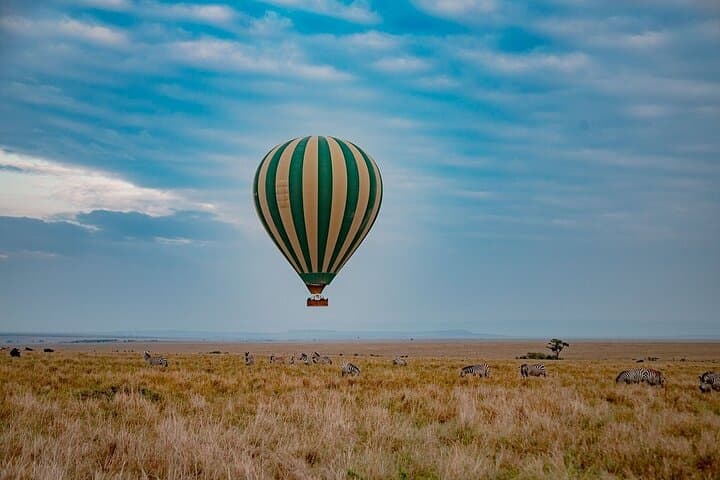 Luxury 4-Day Flying Safari to Masai Mara: Private Lodge Experience photo 4