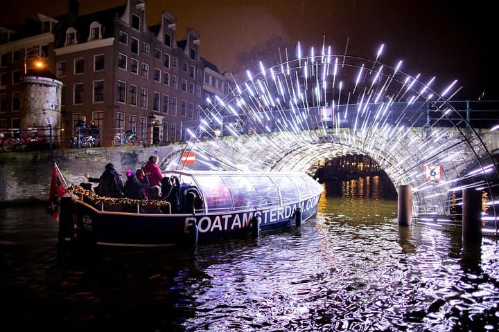 Amsterdam Light Festival Canal Cruise with Unlimited Drinks and Live Commentary photo 3