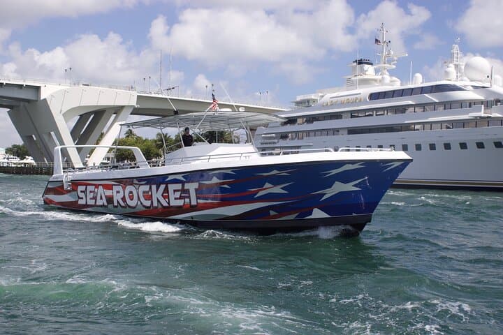 Port Everglades Speed Boat Cruise: Fort Lauderdale Intercoastal & Beach Tour photo 2