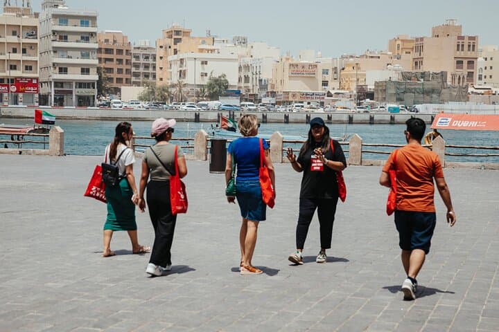 Old Dubai Souks: A 3.5-Hour Food & Culture Walking Tour of the Creek