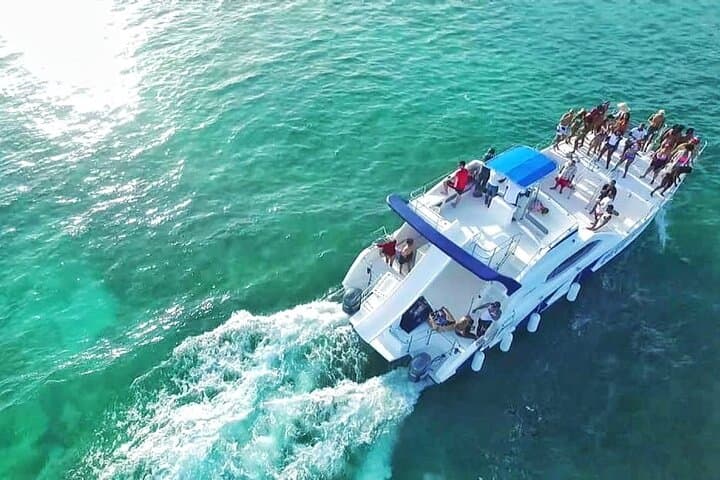 Private Catamaran Party and Snorkeling off Puerto Plata: A 4-Hour Shore Excursion