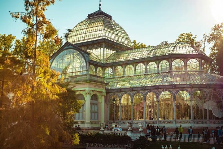 Exclusive 3-Hour Guided Tour of El Retiro Park — Historic Highlights & Hidden Corners photo 3