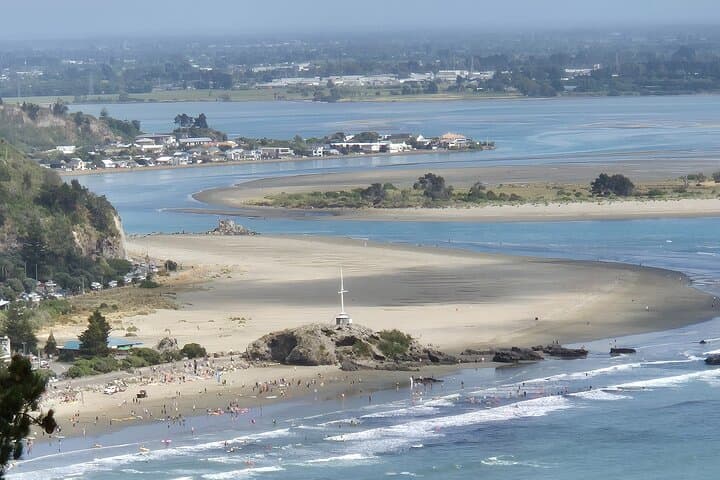 Half-Day Christchurch Scenic Tour: Cashmere Hills, Sumner & Botanic Gardens photo 2