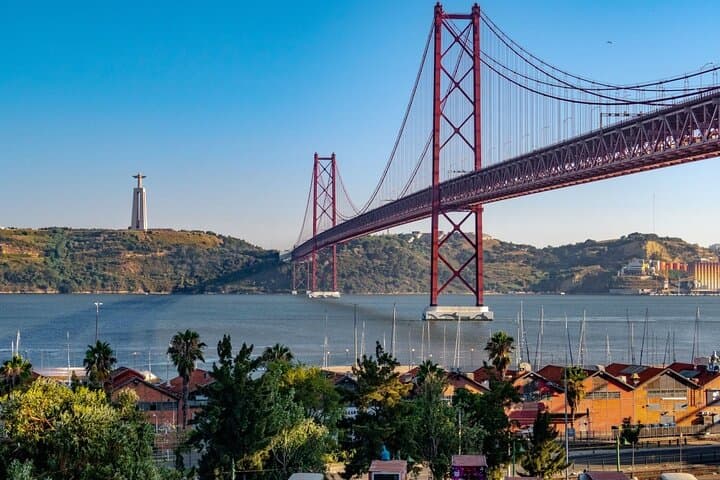 Lisbon After-Flight 3-Hour Guided Tour: Alfama, Chiado & Miradouros photo 6