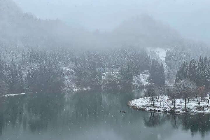 Winter Kotatsu Boat on the Tadami River: Private Mugenkyo Experience in Oku-Aizu photo 4