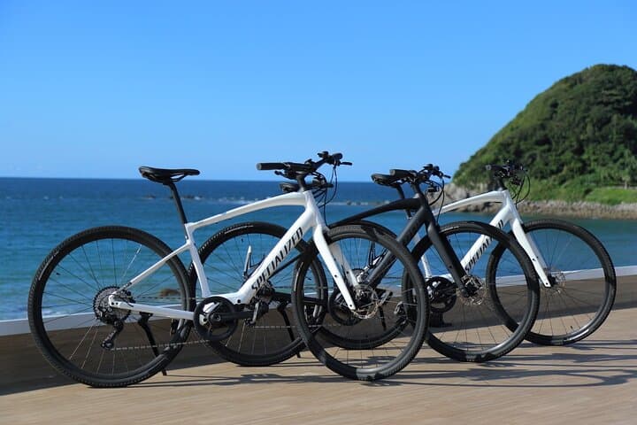 Fukuoka Itoshima E-Bike Rental — Coastal Routes, Cafés & Easy Electric Rides