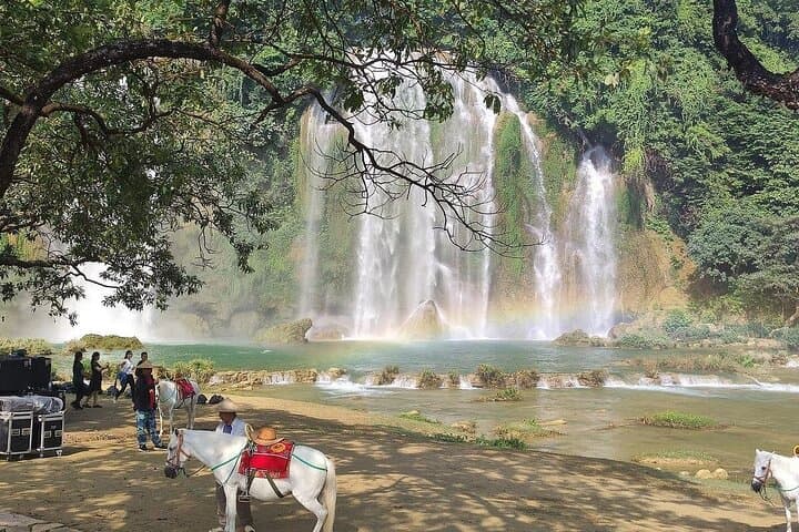 2-Day Ban Gioc Waterfall & Nguom Ngao Cave Tour from Hanoi