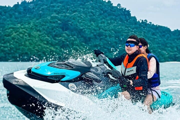 Langkawi Half-Day Mega Watersports: Jet Ski, Banana Boat & Snorkel Combo photo 5