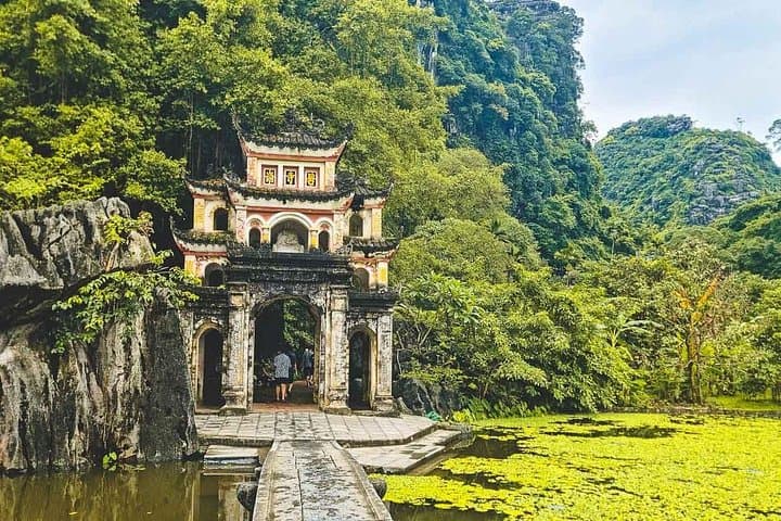 Hanoi to Trang An & Mua Cave: Ninh Binh Luxury Small-Group Day Trip
