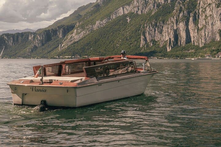 Lake Como shared boat tour from Malgrate with Prosecco photo 3