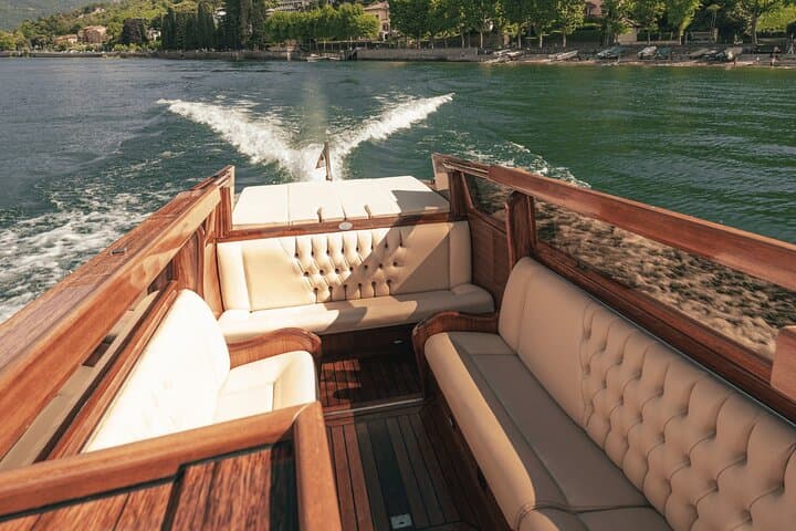Lake Como shared boat tour from Malgrate with Prosecco photo 6