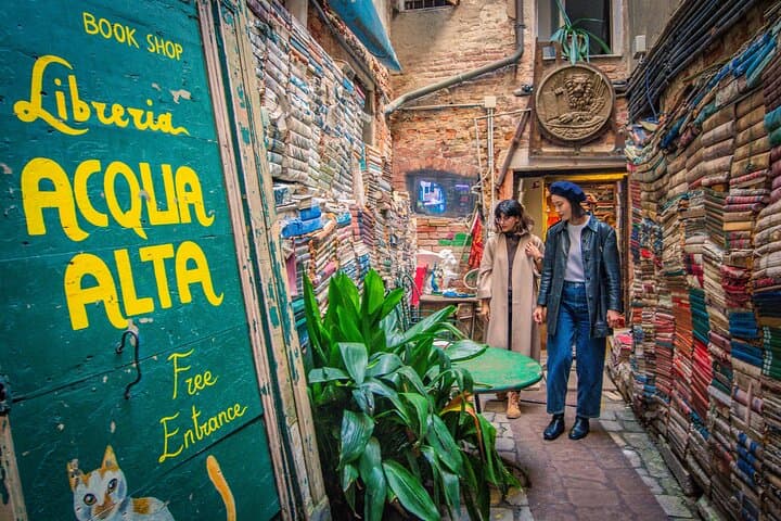 Venice Walking Tour and Shared Gondola Ride — St. Mark's to Castello in 2 Hours photo 2