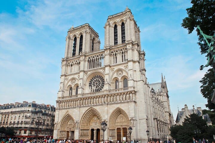 Paris Highlights Walking Tour: Montmartre to Champs-Elysees photo 3