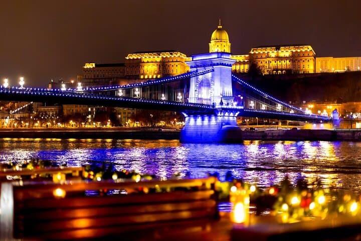Budapest Danube Panorama Cruise — Tokaj Frizzante & Multilingual Audio Guide