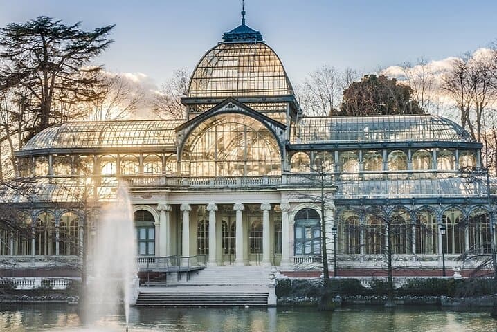Exploring El Retiro: Guided Walking Tour and Tapas in Madrid photo 4