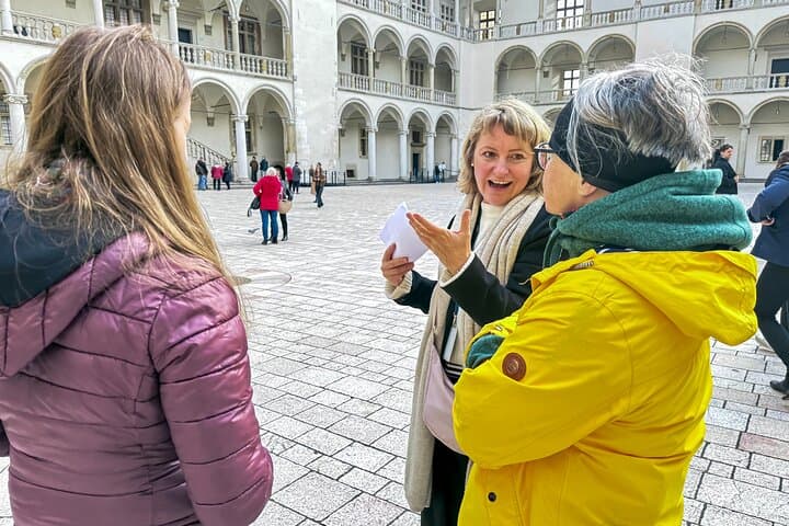 Krakow Wawel Castle Guided Tour, Lunch & Vistula River Cruise photo 2