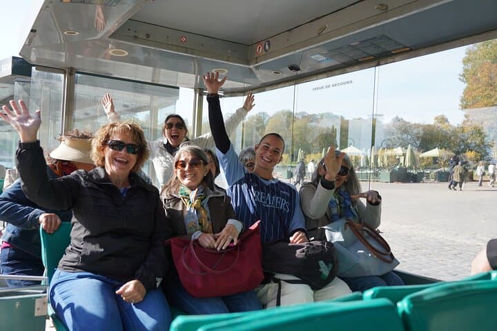 Versailles Gardens, Hamlet & Palace: Full-Day Small-Group Guided Experience photo 4