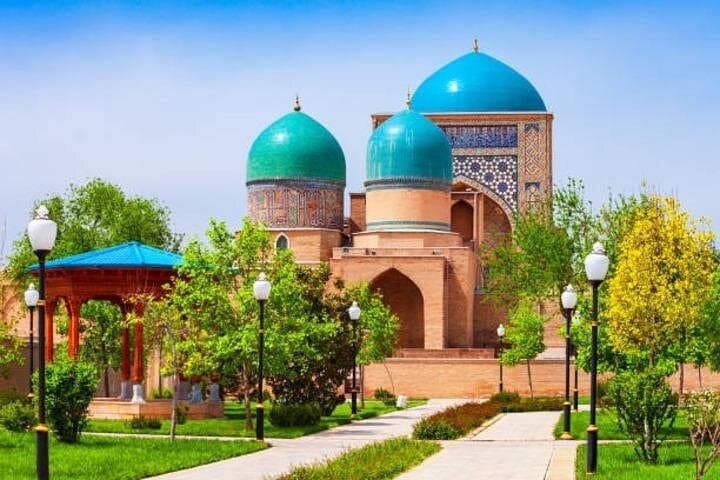 Private Day Tour to Shakhrisabz from Samarkand: Ak-Saray, Kok-Gumbaz & Mountain Passes