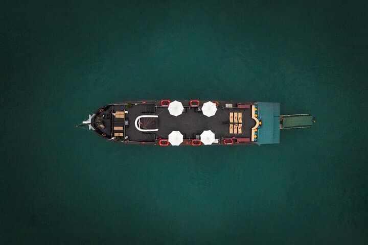 Halong Bay 2-Day Cruise: Overnight Halong & Lan Ha Bay World Heritage Experience photo 4