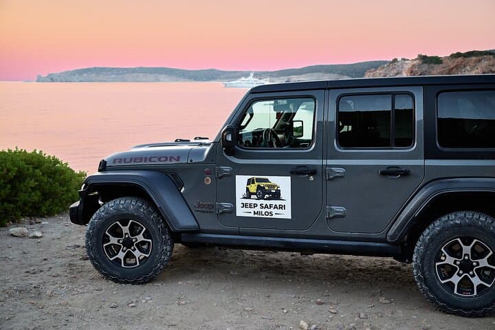Private West Milos Jeep Sunset Safari with Picnic