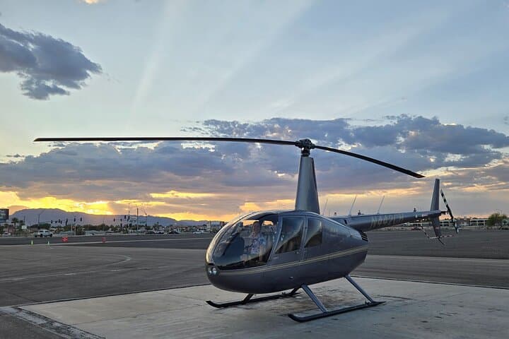 Window-Seat Helicopter Tour Over the Las Vegas Strip photo 4